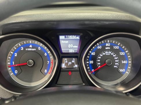 Used 2017 Hyundai Elantra GT FWD image 13