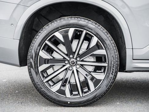 New 2026 Volvo XC90 B6 Plus w/ Protection Package Premier image 17