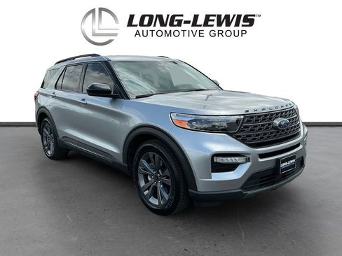 Certified 2022 Ford Explorer XLT w/ Equipment Group 202A RWD image 10