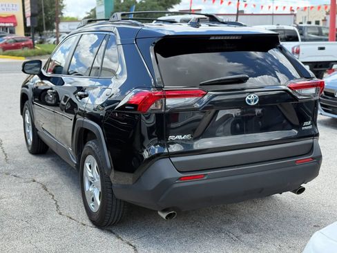 Used 2020 Toyota RAV4 XLE w/ Convenience Package AWD/4WD image 10