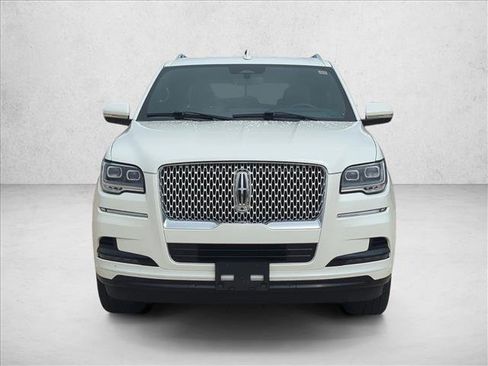 Used 2023 Lincoln Navigator L Reserve image 2