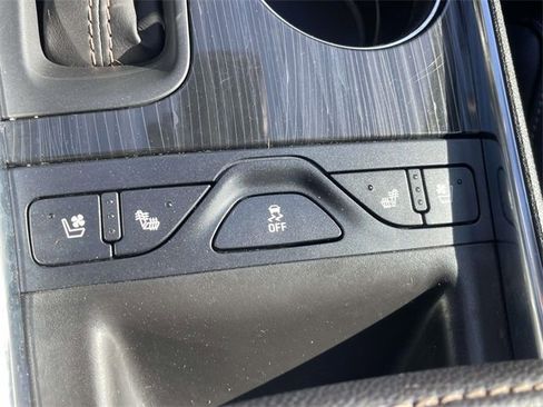 Used 2019 Chevrolet Impala Premier w/ Premier Confidence Package image 20