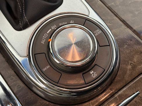 Used 2017 INFINITI QX80 4WD w/ Driver Assistance Package image 35