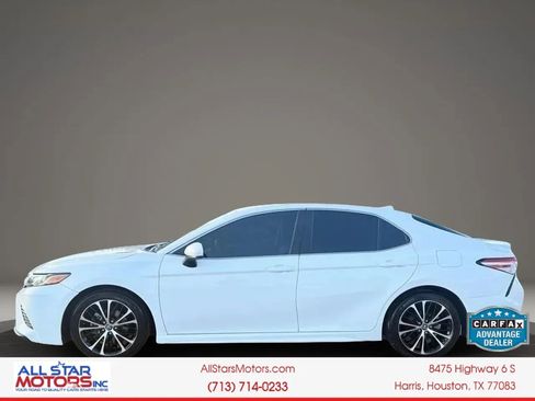 Used 2020 Toyota Camry SE w/ Carpet Mat Package FWD image 4