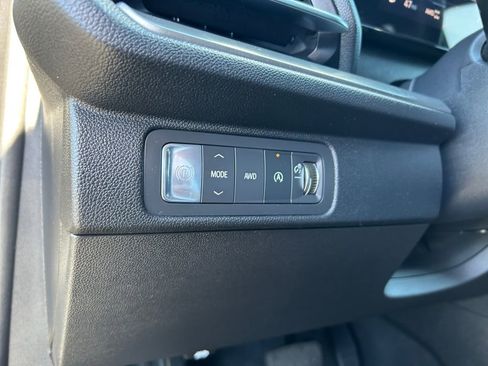 Used 2025 Chevrolet Traverse LT w/ Sun and Wheel Package AWD/4WD image 22