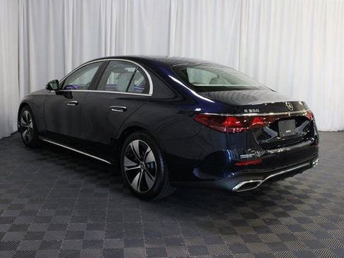 New 2026 Mercedes-Benz E 350 4MATIC Sedan image 4