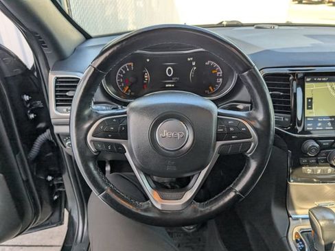 Used 2022 Jeep Grand Cherokee Laredo X AWD/4WD image 13