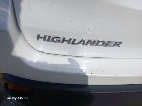 Used 2018 Toyota Highlander LE FWD image 14