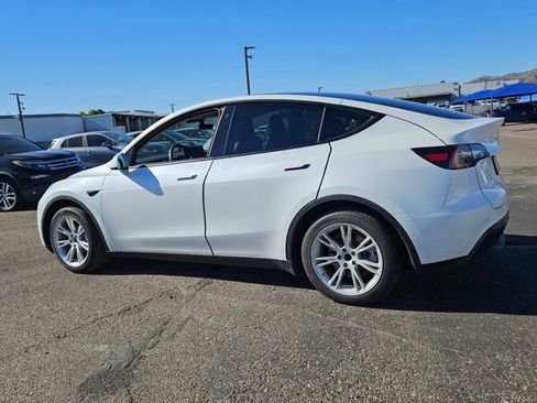 Used 2021 Tesla Model Y Long Range image 6