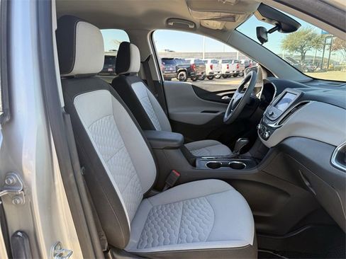Certified 2021 Chevrolet Equinox LS w/ LS Convenience Package image 28