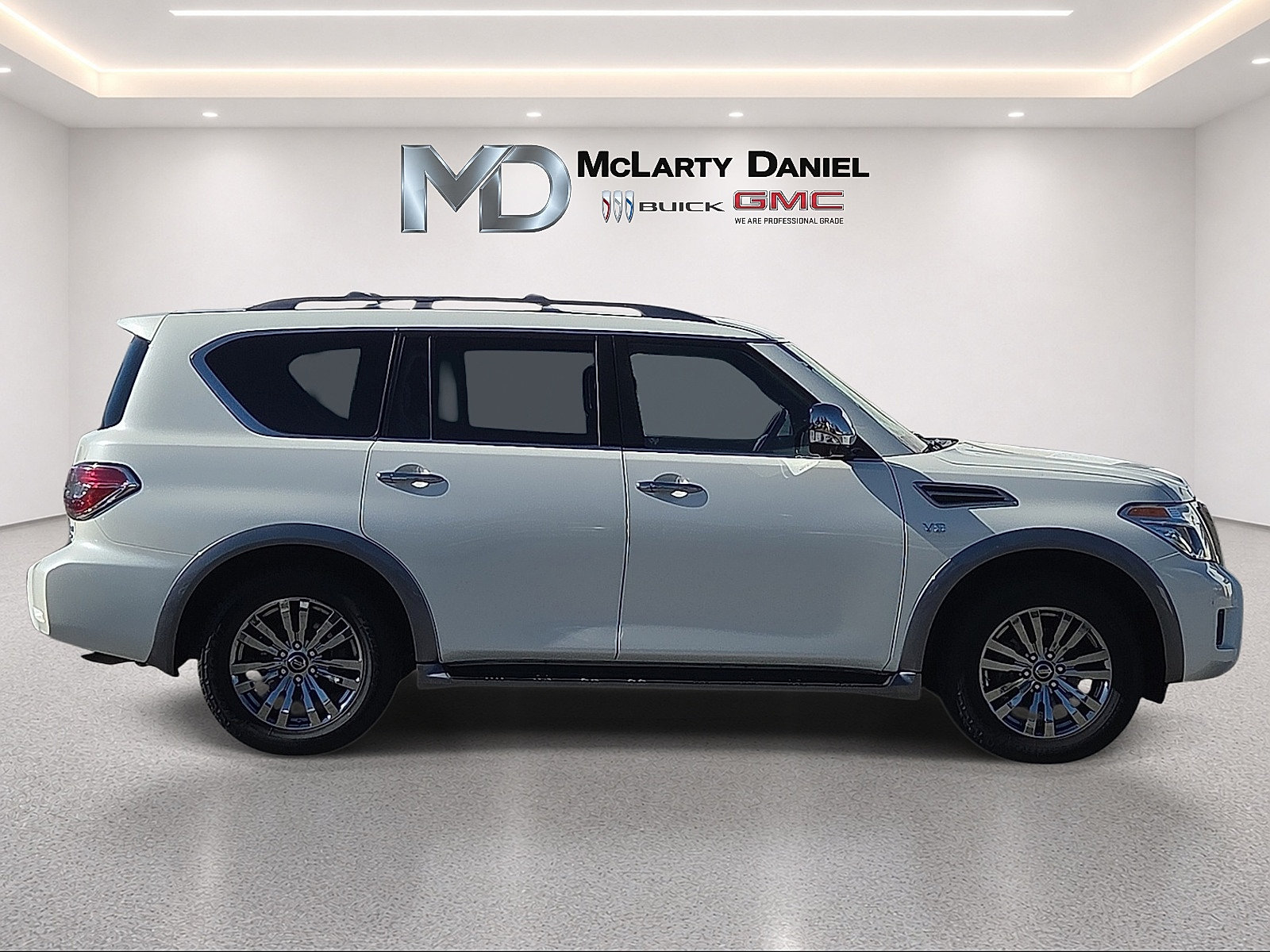 Used 2018 Nissan Armada Platinum w/ Captain Seat Package RWD image 15