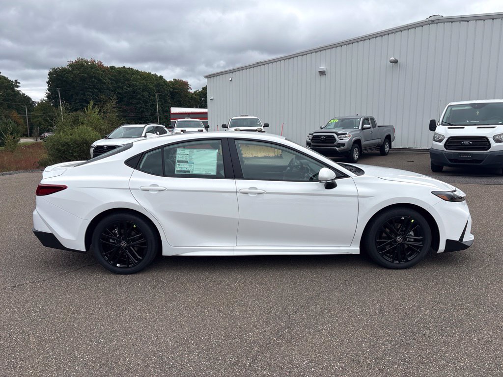 Used 2026 Toyota Camry SE FWD image 8