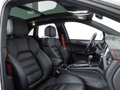 Certified 2026 Porsche Macan GTS AWD/4WD image 38