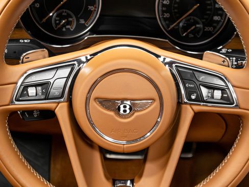 Used 2019 Bentley Bentayga image 56