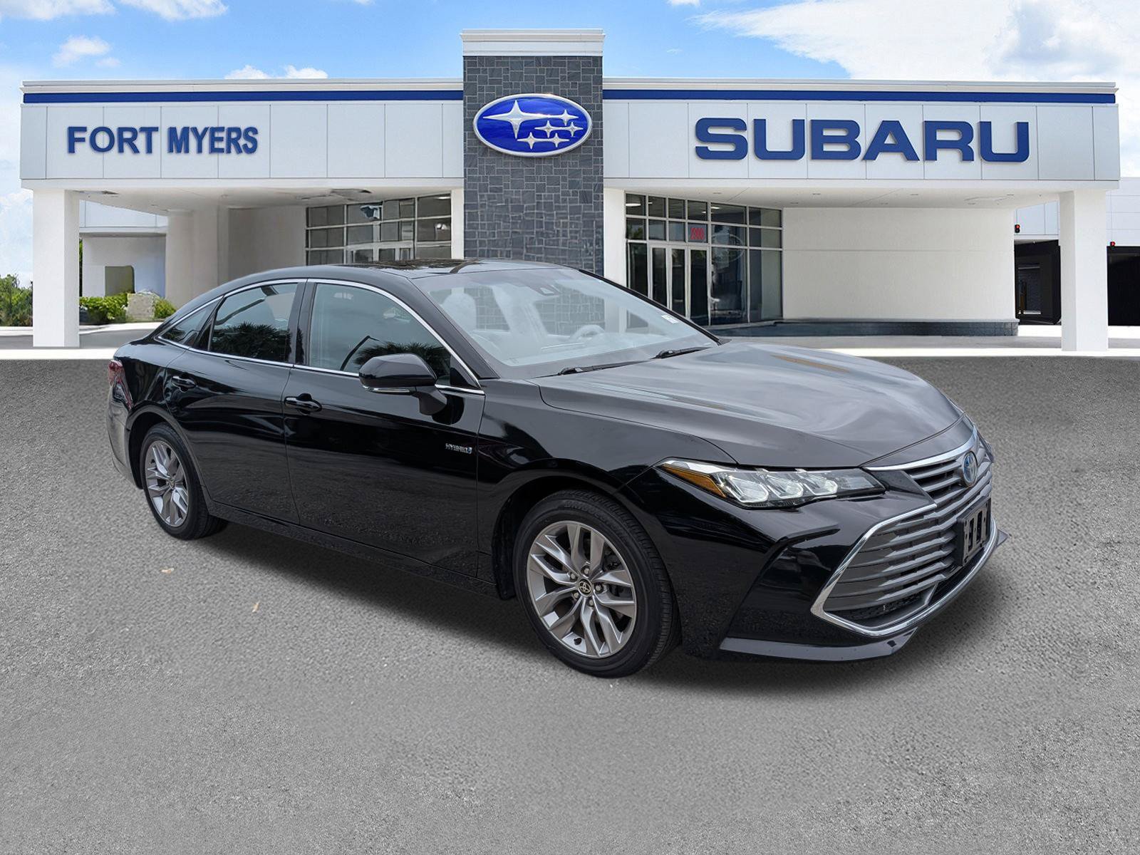 Used 2021 Toyota Avalon XLE w/ Moonroof Package FWD image 1