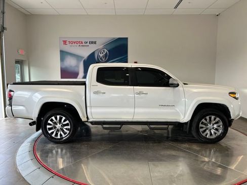 Used 2023 Toyota Tacoma Limited AWD/4WD image 9
