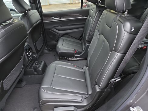 New 2025 Jeep Grand Cherokee L Limited w/ Trailer Tow Package image 7