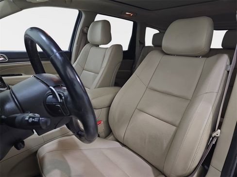 Used 2014 Jeep Grand Cherokee Limited w/ Luxury Group II image 18