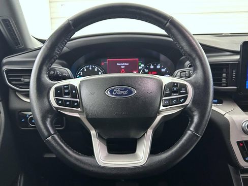 Used 2023 Ford Explorer XLT w/ Equipment Group 202A AWD/4WD image 11