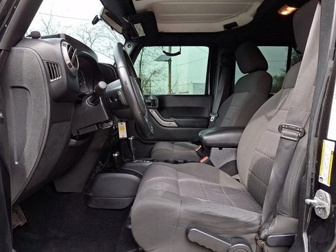 Used 2012 Jeep Wrangler Unlimited Sport image 22