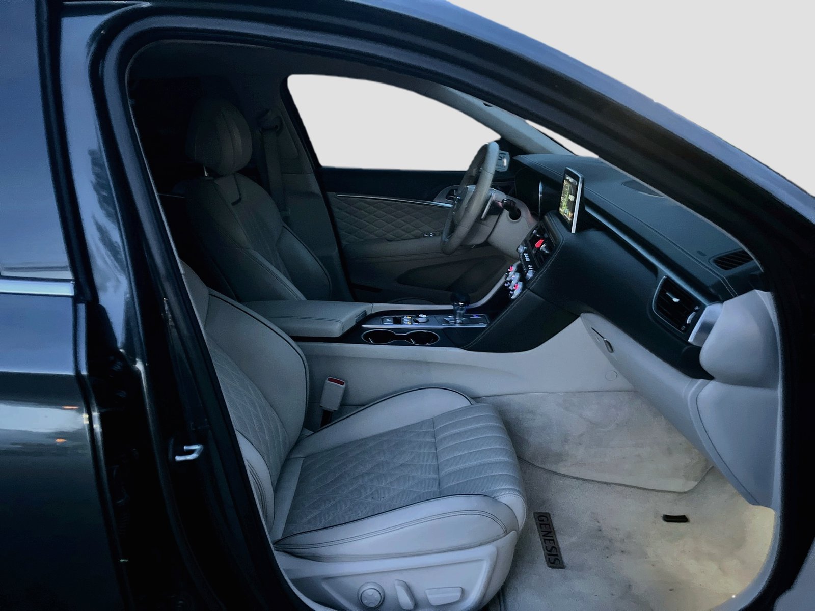 Used 2019 Genesis G70 3.3T Design RWD image 30