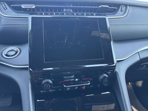 New 2026 Jeep Grand Cherokee L Laredo w/ MOPAR Finishing Package AWD/4WD image 14