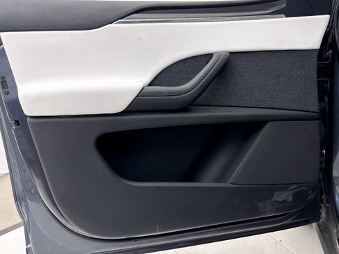 Used 2023 Tesla Model X Plaid image 30