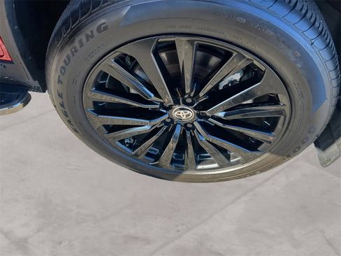 Used 2024 Toyota Highlander XSE image 14