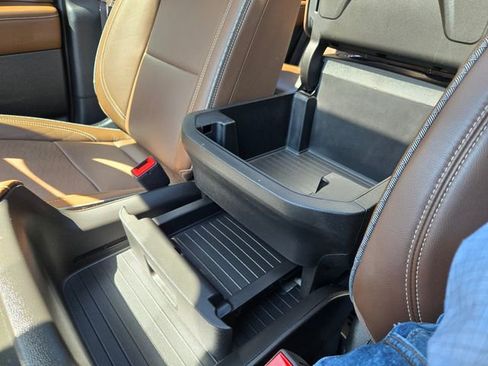 Used 2023 Chevrolet Tahoe High Country image 36