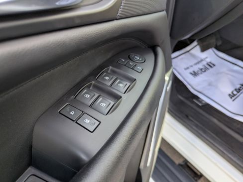 Used 2020 Cadillac Escalade Premium Luxury image 12