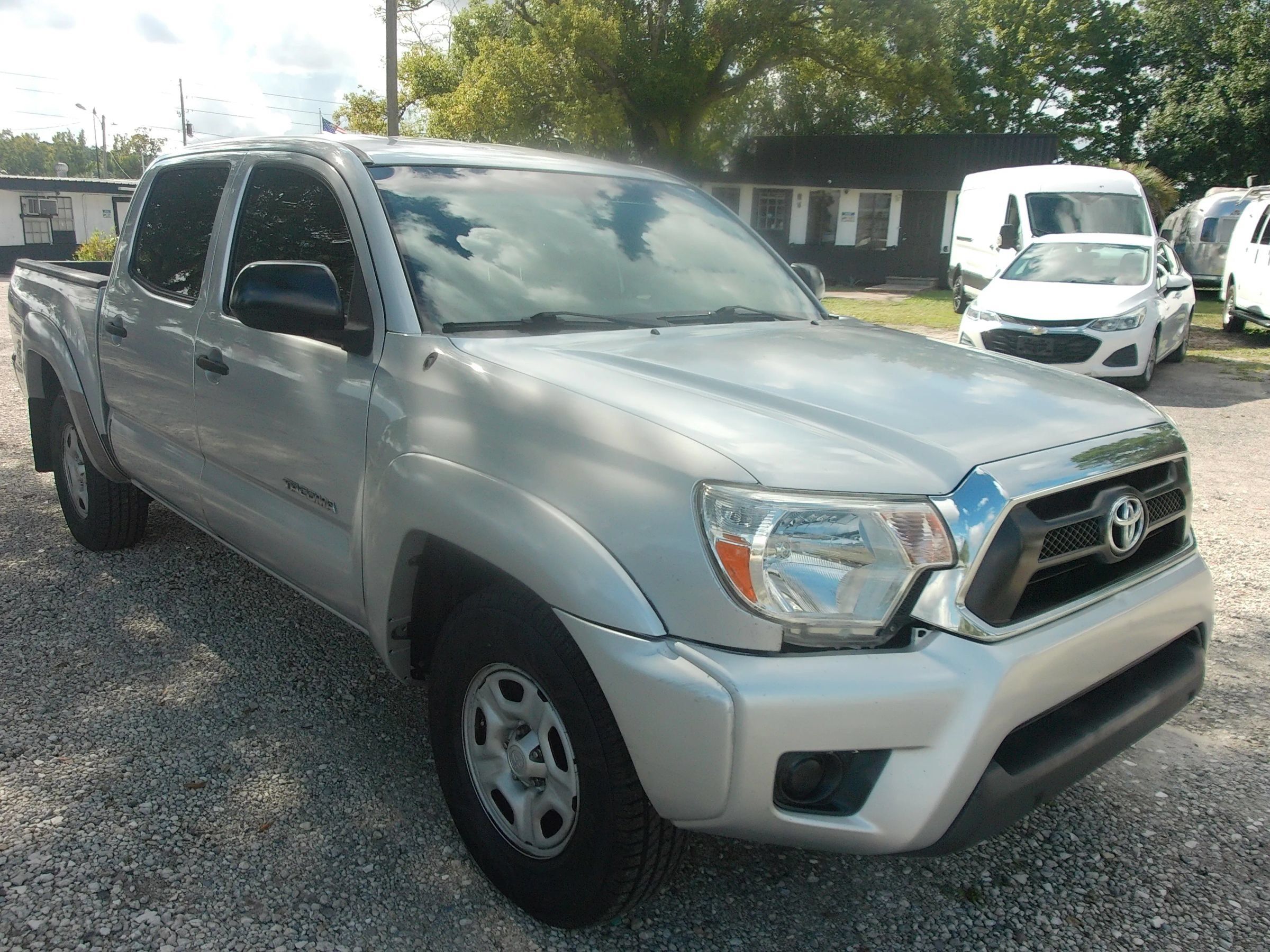 Used 2012 Toyota Tacoma 2WD Double Cab w/ SR5 Pkg image 3