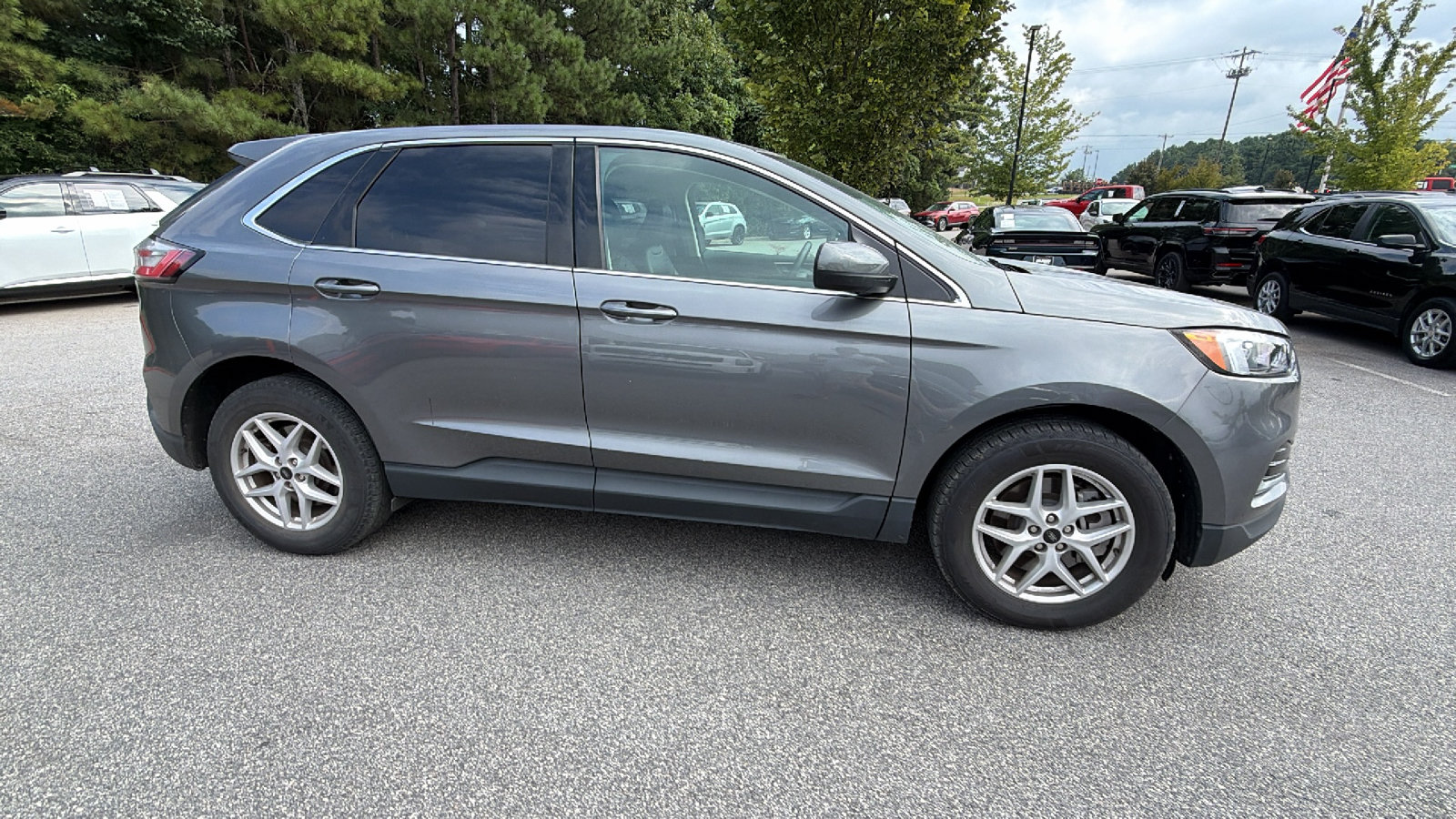Used 2024 Ford Edge SEL AWD/4WD image 7