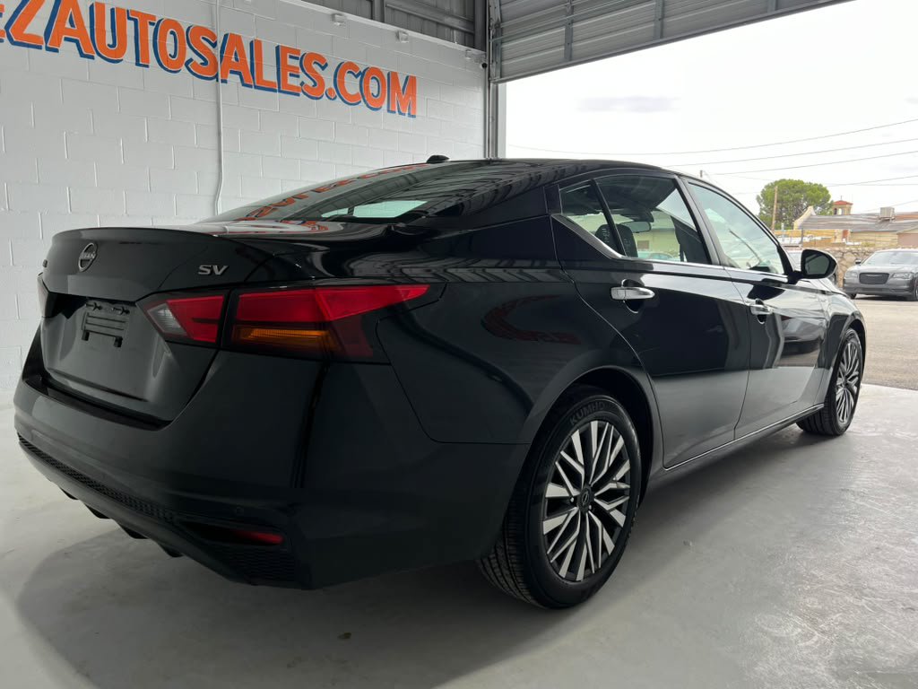 Used 2023 Nissan Altima 2.5 SV FWD image 5