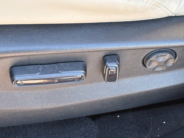 Used 2018 Honda CR-V Touring image 10