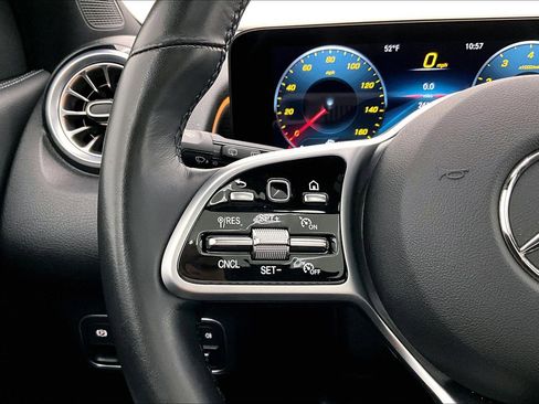 Certified 2023 Mercedes-Benz GLB 250 image 21