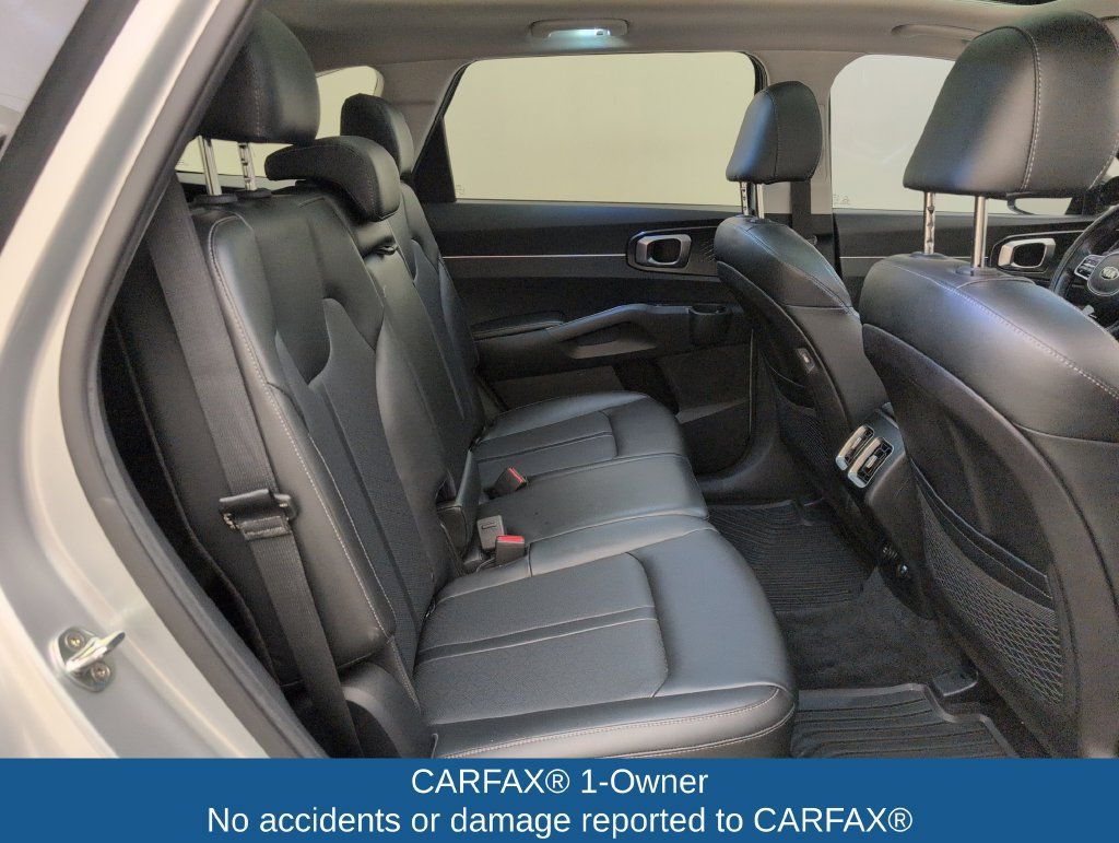 Used 2021 Kia Sorento S w/ Panoramic Sunroof Package FWD image 17