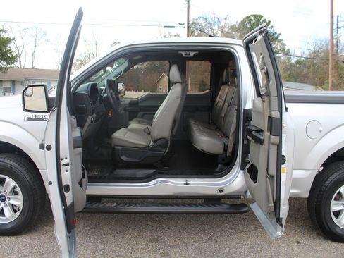 Used 2017 Ford F150 XL w/ Equipment Group 101A Mid image 8