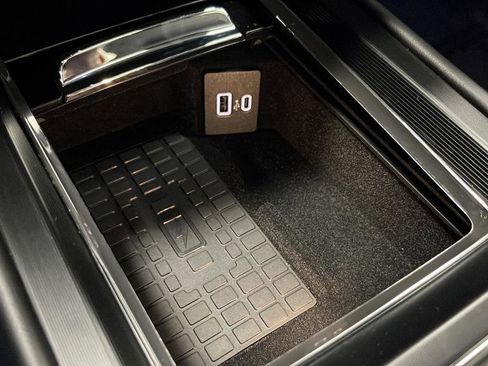 Used 2025 Lincoln Corsair Reserve image 33