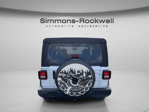 Used 2022 Jeep Wrangler Sport AWD/4WD image 6