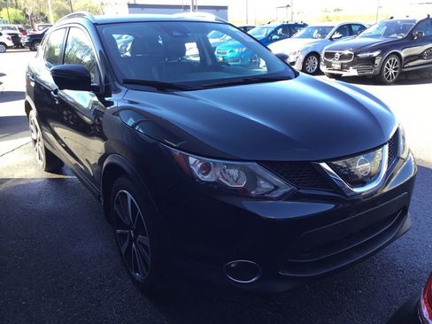 Used 2018 Nissan Rogue Sport SL w/ SL Premium Package AWD/4WD image 2