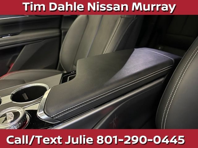 Used 2024 Cadillac Lyriq Luxury AWD/4WD image 31
