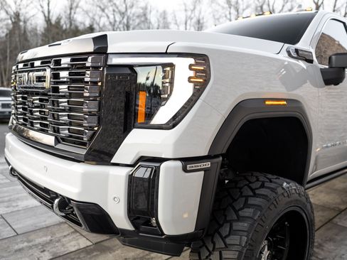 Used 2026 GMC Sierra 3500 Denali Ultimate image 24