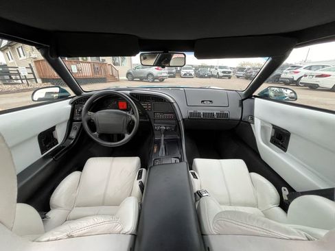Used 1992 Chevrolet Corvette Coupe RWD image 11