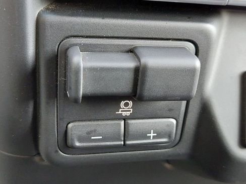 Used 2022 Chevrolet Silverado 2500 Custom w/ Custom Convenience Package AWD/4WD image 20