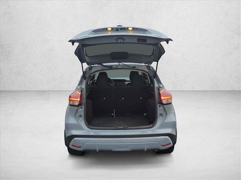 Used 2023 Nissan Kicks SV image 6