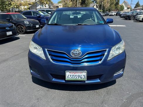 Used 2011 Toyota Camry LE FWD image 5