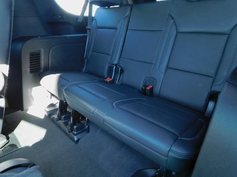 Used 2023 GMC Yukon XL Denali image 24