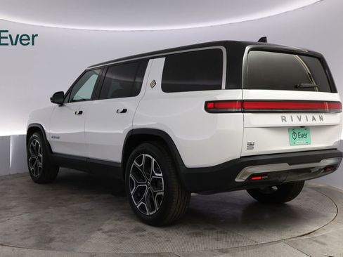 Used 2025 Rivian R1S Adventure AWD/4WD image 17