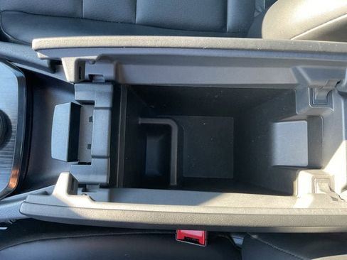 Used 2023 Nissan Rogue SV w/ SV Premium Package image 28