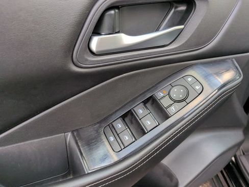 Used 2024 Nissan Rogue SV FWD image 10